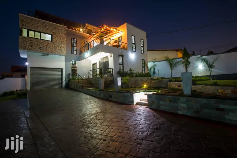 4bdrm Mansion in Roman Ridge for sale