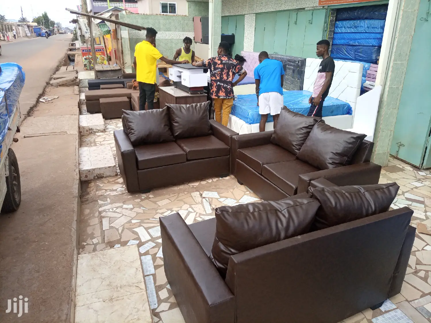 Quality Sofa Set For Sell . Free Delivery