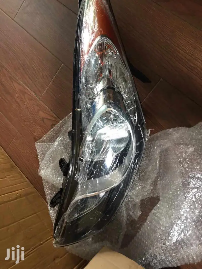 Hyundia Elantra 2012 2013 Headlights Available
