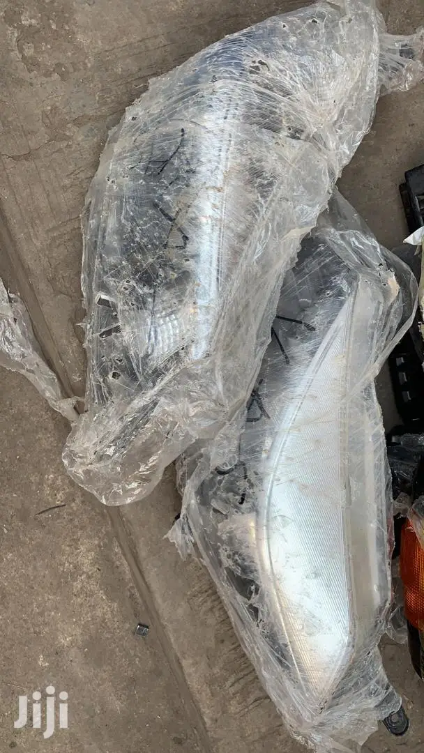 Toyota Yaris Headlight 2012,2013,2014