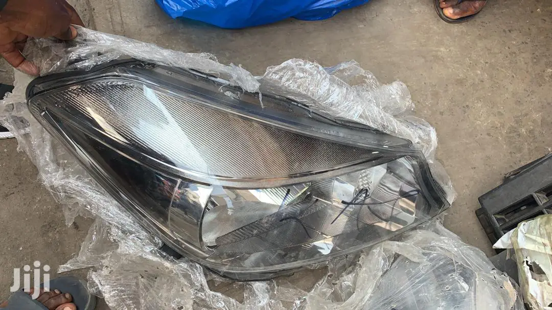 Toyota Yaris Headlight 2012,2013,2014
