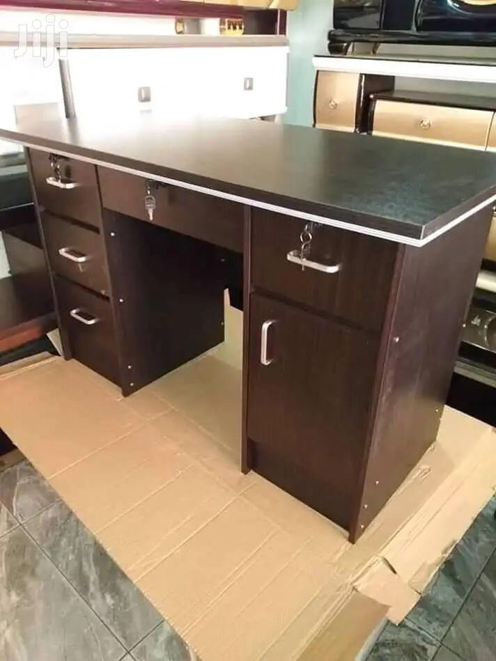 Office Desk With 6 Drawers 1.4 Metres