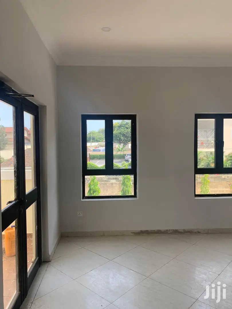 Executives 4 Bedrooms House For Sale